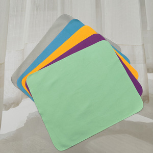 Chiffonnette de nettoyage pour <span class=keywords><strong>lunettes</strong></span> en microfibre suédée personnalisée, emballée individuellement, chiffonnette douce pour essuyer les verres - Product Image 4