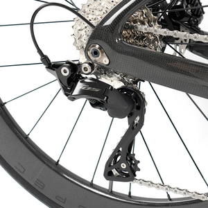 Bicicleta de <span class=keywords><strong>Carretera</strong></span> de Fibra de Carbono 700C, <span class=keywords><strong>105</strong></span>, 24 Velocidades, Frenos de Disco Hidráulicos, Cuadro Aerodinámico, Llantas Onduladas de Aleación de Aluminio, Ecológica, 8.5KG - Product Image 3
