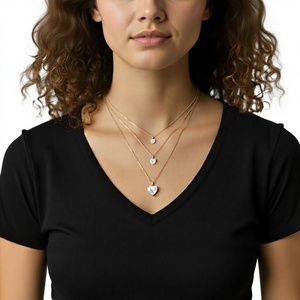 Pendentif en or 14 carats avec diamant solitaire en forme de cœur de 2,00 carats, bijoux fins - Product Image 1