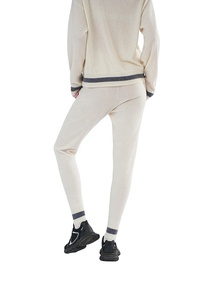 <span class=keywords><strong>Pantaloni</strong></span> slim da donna <span class=keywords><strong>in</strong></span> puro cashmere bianco lavorato a <span class=keywords><strong>maglia</strong></span> dal design basic - Product Image 6