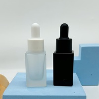Flacon compte-gouttes en verre de forme rectangulaire givré noir mat de 10ml pour huile essentielle