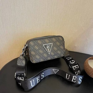 <span class=keywords><strong>Bolso</strong></span> de Hombro Cruzado para <span class=keywords><strong>Mujer</strong></span> con Estampado de Marca Nueva 2026 Guesses - Product Image 2