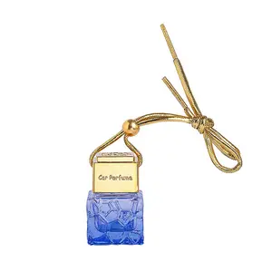 10 ml kleine hängende auto-aromatherapie-flasche mini bunte quadratische parfüm-glasflasche mit goldener hölzerner kappe