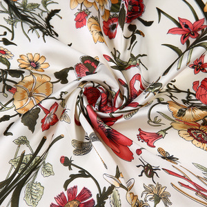 Khăn lụa nữ họa tiết hoa 60x60cm - Product Image 3