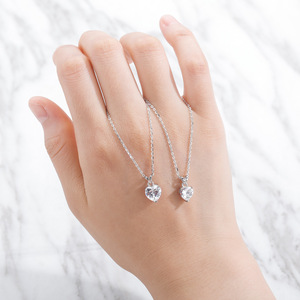 <span class=keywords><strong>Pendentif</strong></span> Cœur en <span class=keywords><strong>Argent</strong></span> S925 Anti-ternissement, Testeur de Diamant Moissanite, Couleur D VVS1 1-2ct - Vente en Gros - Product Image 1