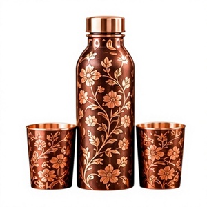 Botella de Agua de Cobre Hecha a Mano con Grabado Floral y Juego de Tazas a Juego - Product Image 1