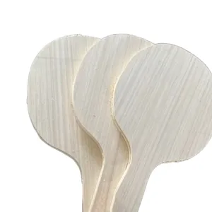 Macchina per incidere del legno che taglia la tagliatrice del ceppo di legno per fare il rivestimento del legno