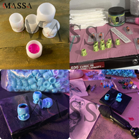 MASSA 200 Pièces/paquet Gobelets à Encre de Tatouage en Forme de Crâne avec Base en Silicone Colorée Gobelets à Encre de Tatouage Jetables pour Mélanger les Couleurs