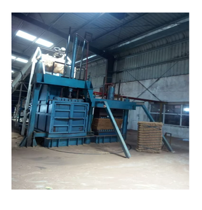 Presse à balles verticale semi-automatique 3 phases Noyau de moteur d'emballage en bois de déchets en plastique de papier de carton de graines de coton - Product Image 1