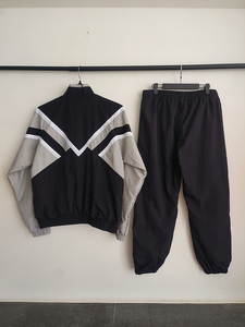 <span class=keywords><strong>Tuta</strong></span> sportiva vintage anni '90 con giacca antivento e <span class=keywords><strong>pantaloni</strong></span> jogger personalizzabili con logo, in nylon con fodera in rete, stile streetwear, 2 pezzi. - Product Image 2