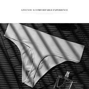 Tangas deportivas sexis para hombre con logotipo de tamaño personalizado, ropa interior translúcida sin costuras con letras transpirables, calzoncillos, medias, tangas para hombre - Product Image 4