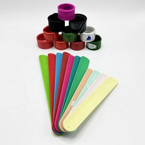 ผู้ผลิตกำไลข้อมือแบบตบ รับทำโลโก้ กำไลข้อมือแบบตบสำหรับเด็ก กำไลข้อมือแบบตบพร้อมไม้บรรทัด กำไลข้อมือซิลิโคนแบบตบ - Product Image 2