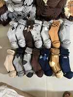 Mise à jour quotidienne vente en gros divers élimination en vente surstocks chaussettes d'affaire bonne qualité coton pas cher prix homme femme enfants chaussettes