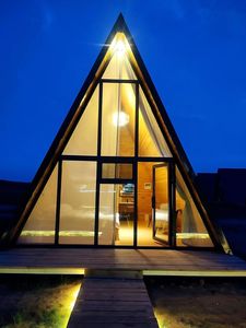Mini Casa de Madera para Vacaciones al Aire Libre, Modelo Básico con Ventanas y Puertas, Casa de Vacaciones Económica para Fin de Semana - Product Image 2