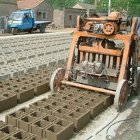 Machine de fabrication de blocs de briques QMY4-45 mobiles en béton, avec verrouillage de ponte, creux