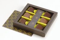Emballage en carton de boîte à bonbons magnétique de luxe avec logo personnalisé Boîte à truffes en chocolat avec blister en papier Insert divisé