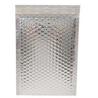 Enveloppes à bulles métalliques noires brillantes avec logo personnalisé, sacs d'expédition rembourrés à fermeture autocollante pour l'emballage de vêtements et d'accessoires de boutique