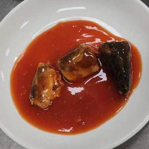 Caballa a la parrilla en aceite de girasol Sabor ahumado Listo para comer Opción baja en sodio Variedad de sardinas certificadas Halal - Product Image 5