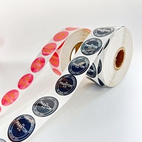 Vente en gros pas cher personnalisé étanche étiquette d'emballage logo autocollant rouleaux adhésif fort PVC papier vinyle étiquette autocollant rouleaux