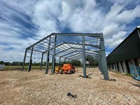 Atelier préfabriqué à grande portée en structure métallique, bâtiment industriel à portique simple étage, conception moderne