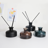 Nouvel arrivage Bouteille décorative ronde en verre diffuseur Bouteille d'aromathérapie roseau Conteneur d'huiles essentielles Bouteilles en verre bocaux diffuseur