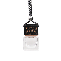 Mini bouteille vide carrée suspendue personnalisée de diffuseur de parfum de voiture de 8ml bouteille de diffuseur d'arôme de parfum de désodorisant de voiture