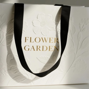 Tùy Chỉnh Sang Trọng Dập Nổi Giấy Bao Bì Túi Mỹ Phẩm Mua Sắm Quần Áo Chết Cắt Xử Lý Cá Nhân Túi Quà Tặng Với Logo Của Riêng Bạn - Product Image 3