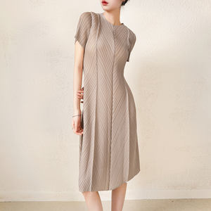 Miyake robe plissée femmes vêtements pour femmes de haute qualité conception ample texture robes mi-longues fabricant de vêtements - Product Image 6