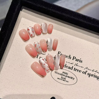 Vente en gros de 10 pièces de faux ongles faits à la main de style français, forme amande moyenne, naturels, pré-conçus, personnalisables, pour salon de manucure