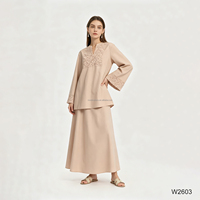 Ensemble jupe deux pièces en lin brodé de dentelle, col en V élégant, manches évasées, tenue islamique modeste Abaya