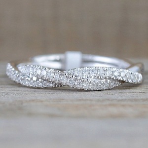 Anello da Donna con Corda Intrecciata e Micro Pavé di Zirconi, Semplice e alla Moda, Impilabile, Versatile, Gioiello da Dito, Regalo - Product Image 4