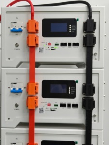 แบตเตอรี่แบบเรียงซ้อนได้ 51.2V 16kwh รุ่นยอดนิยม พร้อมระบบจัดการแบตเตอรี่ UDAN BMS สำหรับสำรองไฟ - Product Image 3
