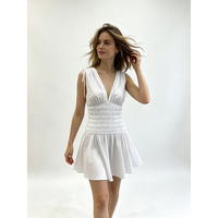 Robe courte blanche unie à col en V avec détail de taille froncée pour femme, été, 100% coton tissé
