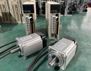 มอเตอร์ CE พร้อมตัวเข้ารหัสแบบ Absolute Encoder 17 บิต AC 80 มม. 750 วัตต์ 3000 รอบต่อนาที 220 โวลต์ และไดรเวอร์สำหรับเครื่องเจาะรูด้านข้าง - Product Image 1