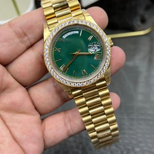 Montres mécaniques 40 mm automatiques en métal doré avec lunette sertie de diamants, cadran <span class=keywords><strong>noir</strong></span>, <span class=keywords><strong>montre</strong></span> de luxe pour <span class=keywords><strong>homme</strong></span> en or jaune avec diamants, <span class=keywords><strong>montre</strong></span> sertie de diamants moissanite - Product Image 2