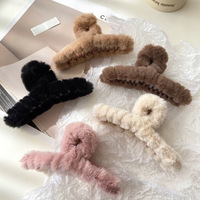 Pince à cheveux Kawaii en fourrure, pince requin solide et duveteuse pour femmes et filles, accessoires coréens, décoration de fête W24-973