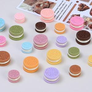 Berbagai Rasa Kue Resin Bulat Berwarna-warni Kue Akrilik Krim Dua Sisi untuk Dekorasi DIY - Product Image 3