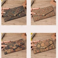 Grosir Dompet Tiga Lipat Ramah Lingkungan Untuk Wanita Dari Kulit Vegan Kork Dengan Pola Cetak Logo Kustom