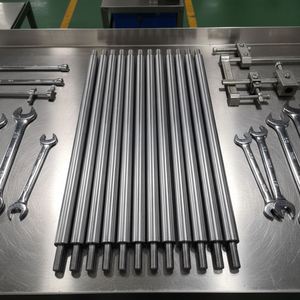 Eje Lineal Sólido Cromado Duro de Primera Calidad, Mecanizado con Precisión, Aprobado por CE, Cumple con la Norma DIN, Motor de Engranajes CNC para Router con Rodamiento - Product Image 1