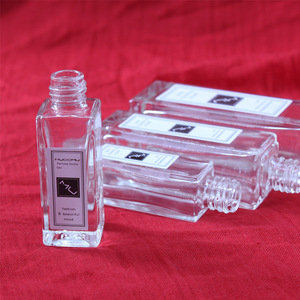 Botol kaca parfum 5ml putih tinggi dengan tutup sekrup semprotan <span class=keywords><strong>Atomizer</strong></span> populer baru langsung dari pemasok - Product Image 4