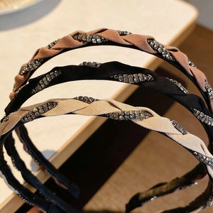 Nueva diadema trenzada retro con pedrería, diadema elegante de alta gama, pinza para el cabello, estilo popular en línea, de ala ancha - Product Image 1