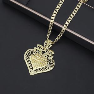 Collier pendentif pour femme JXX plaqué or 18 carats avec breloques cœur ajourées colorées - Product Image 2