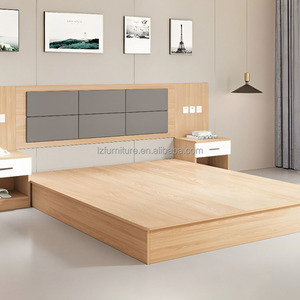 Lit simple ou double sur mesure avec cadre en bois, tête de lit capitonnée et tables de chevet intégrées pour ensemble de chambre à coucher en bois moderne pour hôtel 3 étoiles - Product Image 2