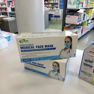 Masker Wajah Sekali Pakai 3 Lapis Kelas I dengan Tali Telinga Standar EN14683 Kelas Medis Bedah dengan Peringkat Filter 99% Ukuran 17.5x9.5cm Medis - Product Image 3