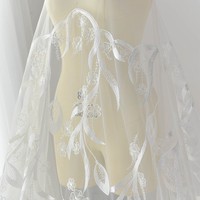 Tissu en TULLE brodé de paillettes en forme de plumes de paon pour robes de mariée et de soirée haut de gamme