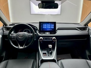 Toyota RAV4, SUV Nuevo Modelo, 2.4L, 171hp, L4, CVT, 4WD, Interior de Cuero Oscuro, Caja de Cambios Automática, Luces LED, Techo Solar, 180km/h Máx., Volante a la Izquierda - Product Image 6