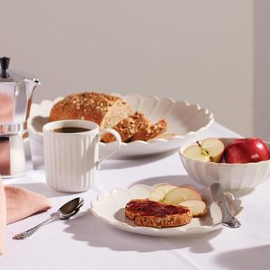Service de vaisselle en porcelaine de style européen, assiette avec élégant contour noir, passe au lave-vaisselle - Product Image 4