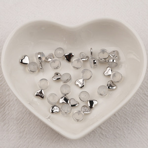 Boucles d'oreilles en silicone transparent en forme de cœur, plaquées or et argent, motif amour, pour un usage quotidien, unisexes, boucles d'oreilles fines - Product Image 3