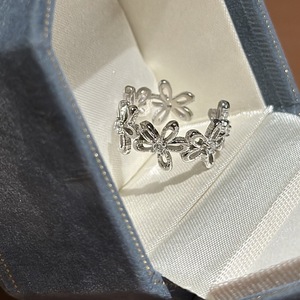 Bague petite fleur en argent pur S925 Wenchi, design creux vintage français simple, modèle de bijoux médiévaux de niche à ouverture - Product Image 4