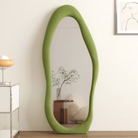 Miroir sur pied en verre trempé de forme irrégulière en forme de mangue, avec cadre recouvert de tissu doux, pour décoration de sol